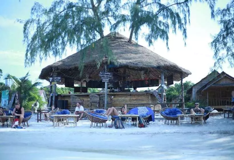 استراحتگاه Tree Bar Hostel