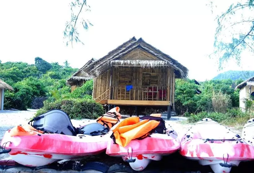 استراحتگاه Tree Bar Hostel