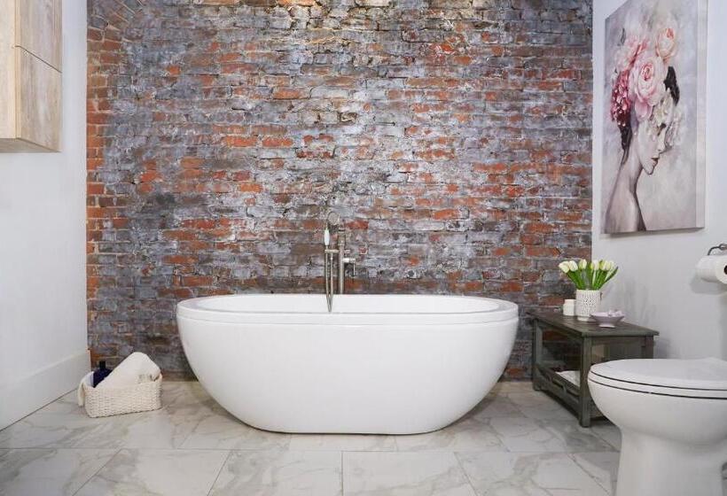 L Auberge De France Inn