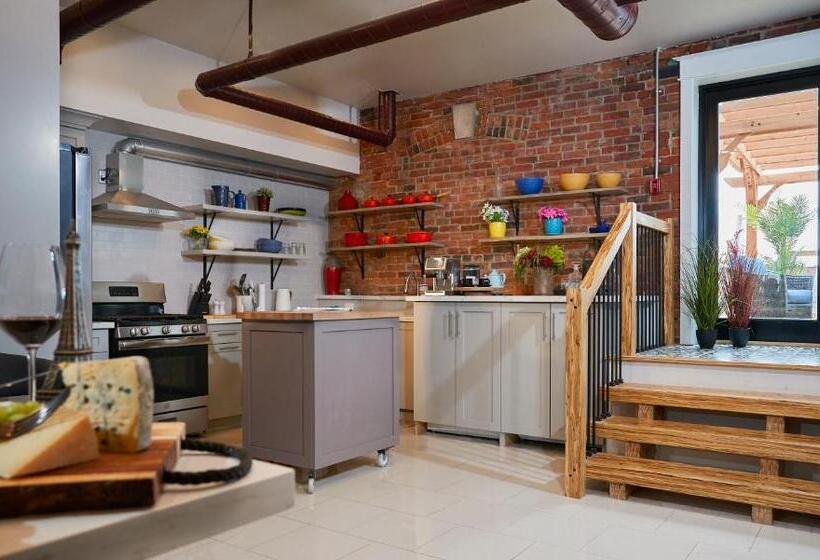 L Auberge De France Inn