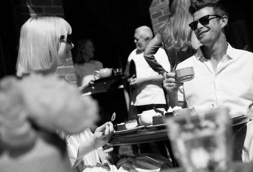 L Auberge De France Inn