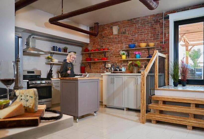 L Auberge De France Inn