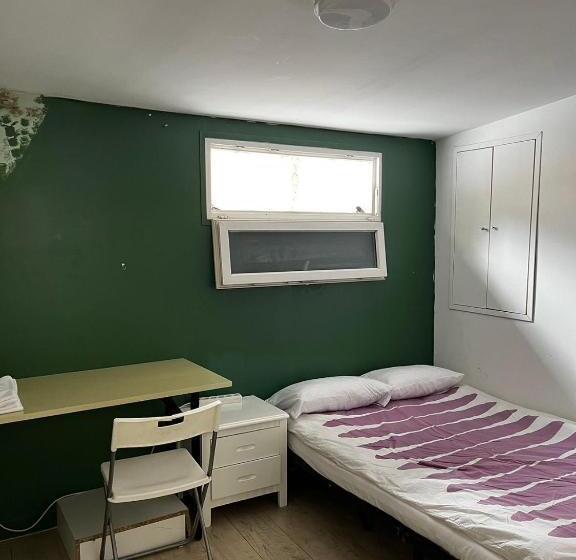 هاستل Chez Mia Paris