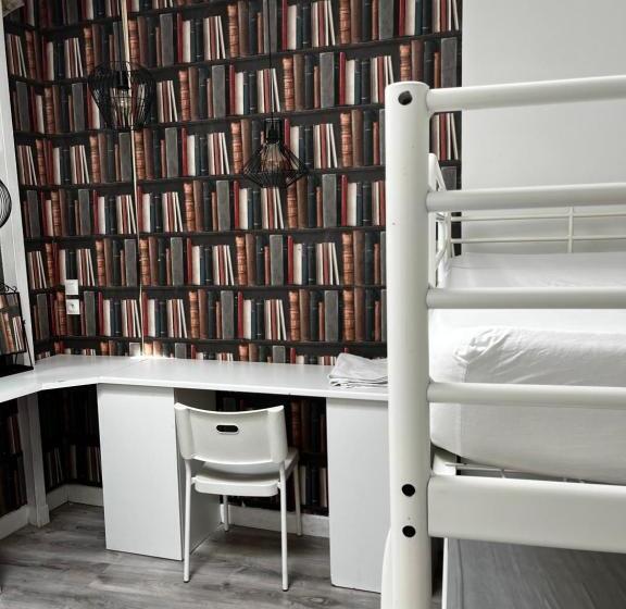 هاستل Chez Mia Paris