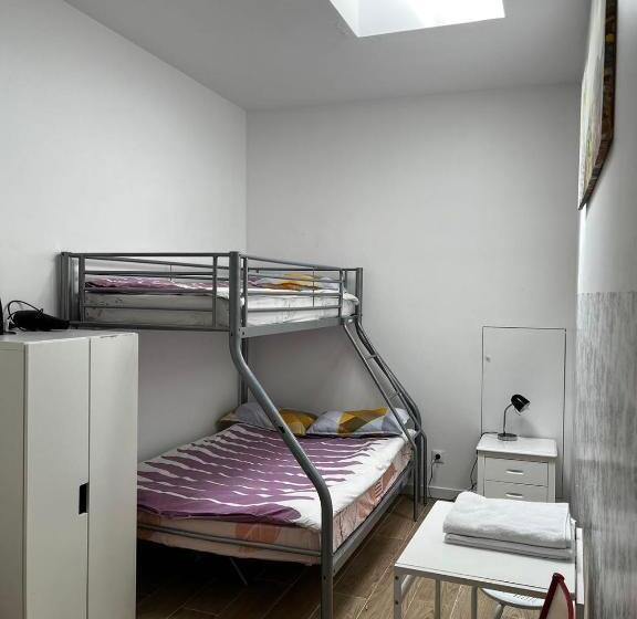 هاستل Chez Mia Paris