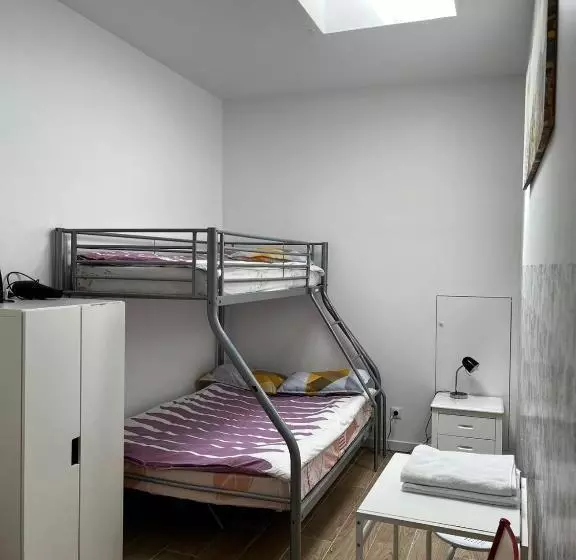 هاستل Chez Mia Paris