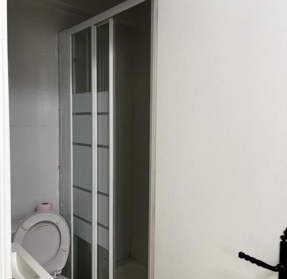 هاستل Chez Mia Paris