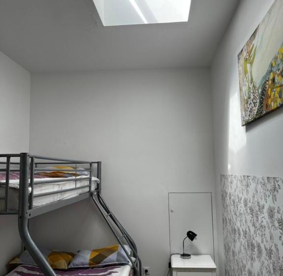 هاستل Chez Mia Paris