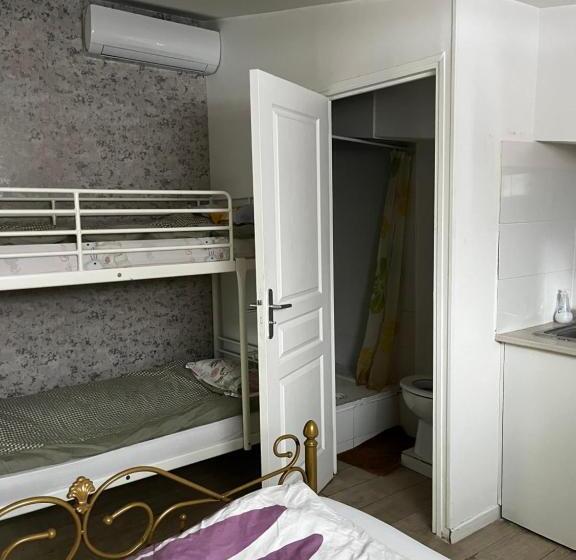 هاستل Chez Mia Paris