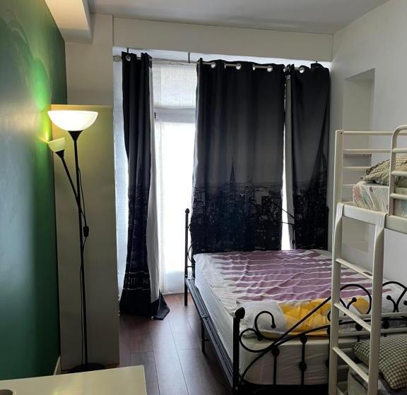 هاستل Chez Mia Paris