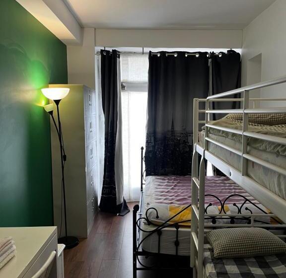 هاستل Chez Mia Paris