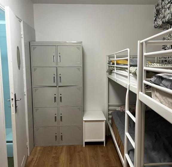 هاستل Chez Mia Paris