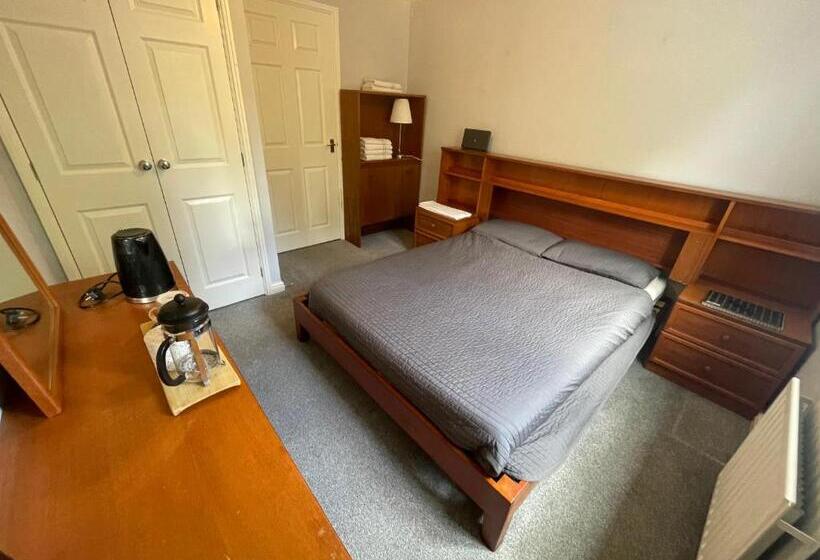 Пансион Village Quarter