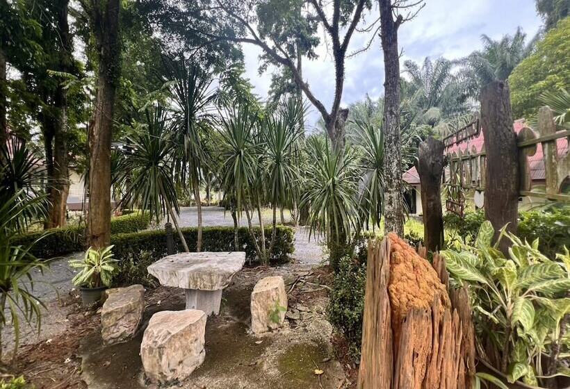 בית מלון כפרי Oyo 75517 Mananchaya Resort