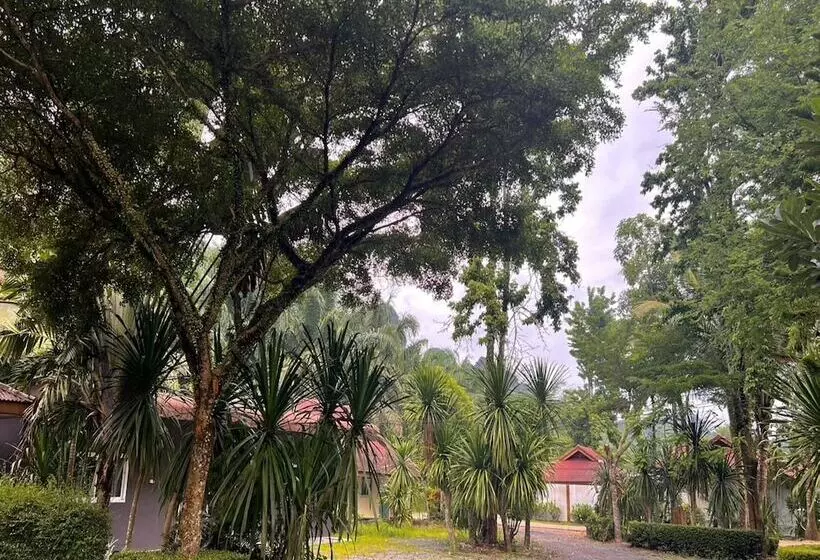 Hotelli Oyo 75517 Mananchaya Resort