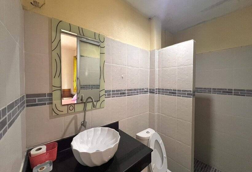 בית מלון כפרי Oyo 75517 Mananchaya Resort