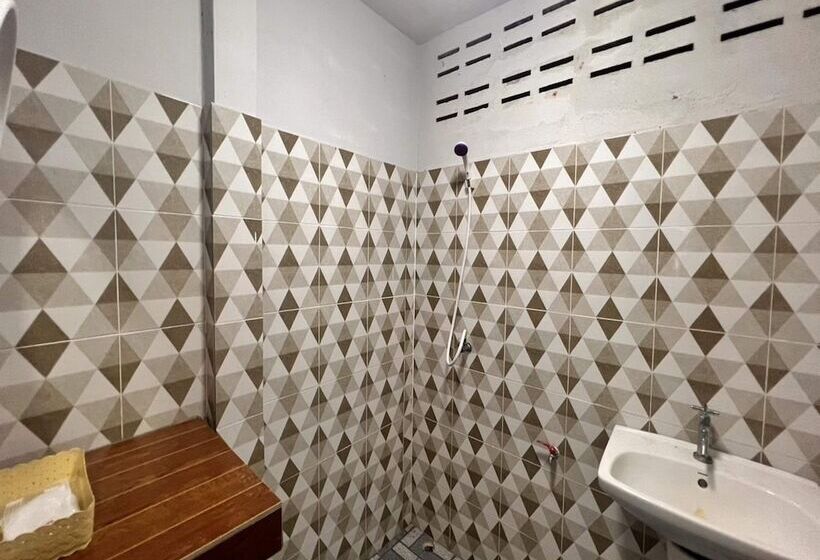 בית מלון כפרי Oyo 75517 Mananchaya Resort