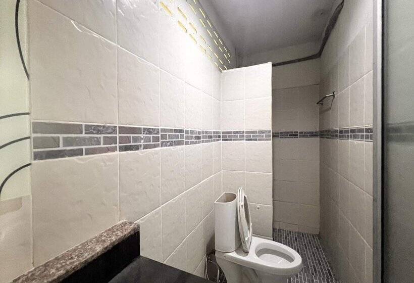 בית מלון כפרי Oyo 75517 Mananchaya Resort