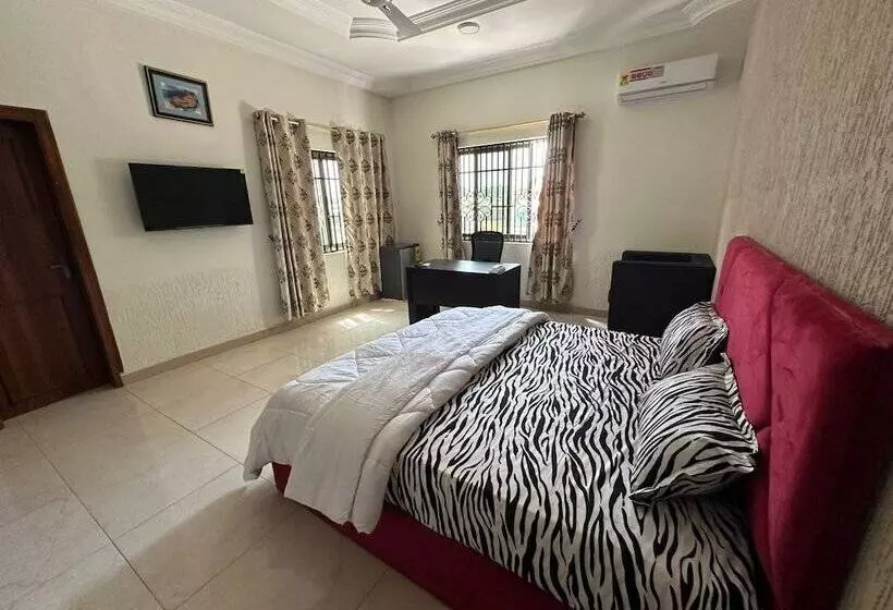 Hotelli Maya Lodge And Catering Services