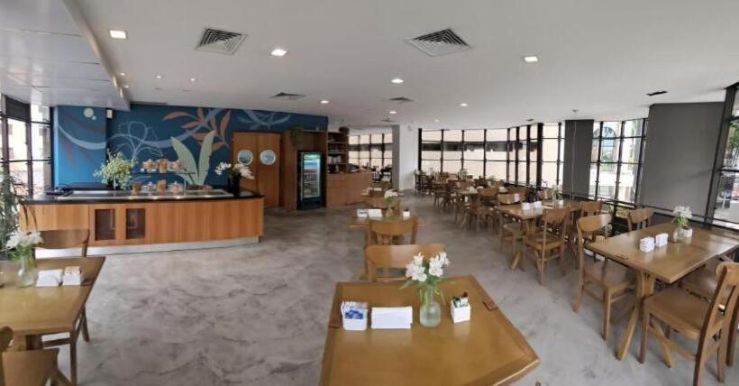 ホテル Flat Cosmopolitan Praia Com Estacionamento Grátis   Gonzaga   Andar Alto