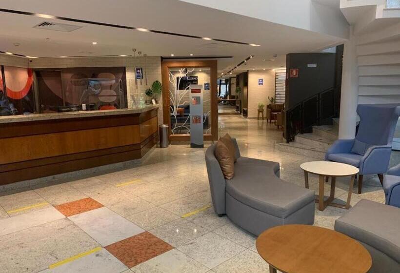 ホテル Flat Cosmopolitan Praia Com Estacionamento Grátis   Gonzaga   Andar Alto