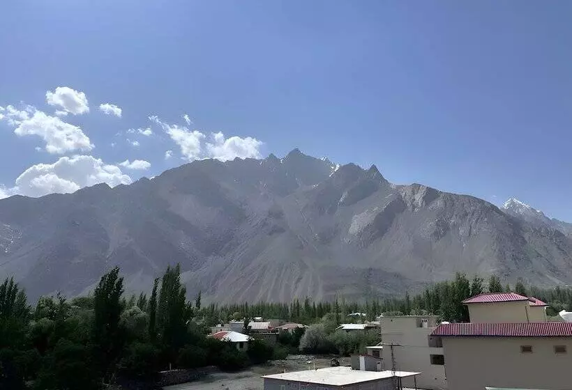 هتل Adventure Serai Skardu
