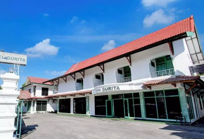 Oyo 94082 Hotel Gurita