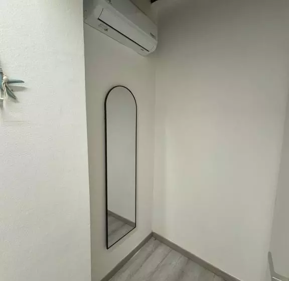 تختخواب و صبحانه Room Marian