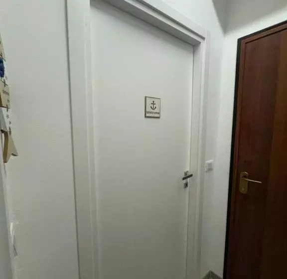 تختخواب و صبحانه Room Marian