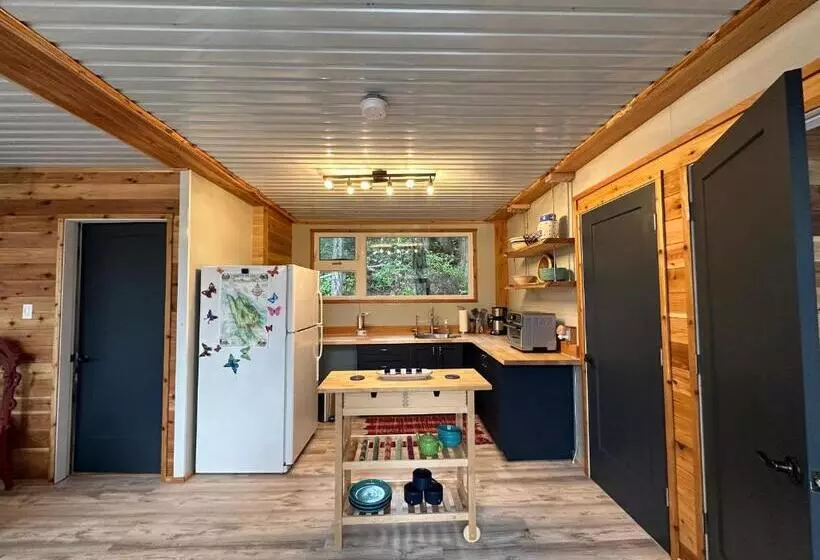 Majatalo Thetis Island Get Away Cottage