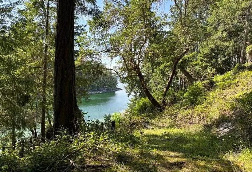 Majatalo Thetis Island Get Away Cottage