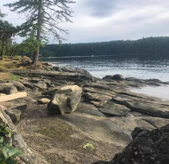 Majatalo Thetis Island Get Away Cottage