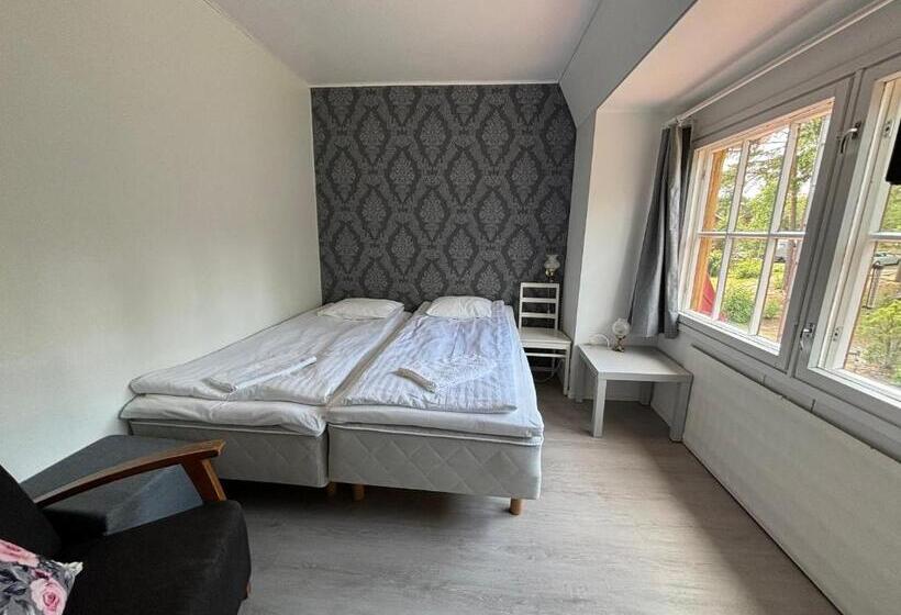 הוסטל Kirjais Skola