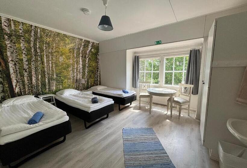 הוסטל Kirjais Skola