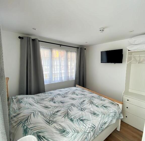 Hostel The Prince Albert, Whitton