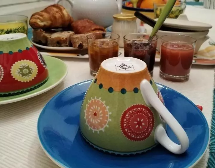 Aamiaismajoitus (B&B) Chambre D Hôtes L Ecrin Du Quercy