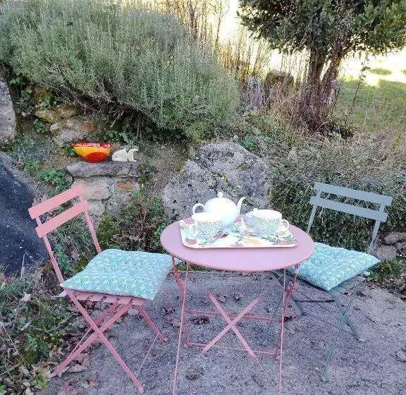 Aamiaismajoitus (B&B) Chambre D Hôtes L Ecrin Du Quercy