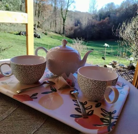 Aamiaismajoitus (B&B) Chambre D Hôtes L Ecrin Du Quercy