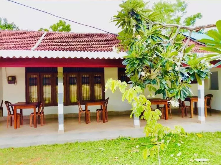 Aamiaismajoitus (B&B) Lake Edge Villa