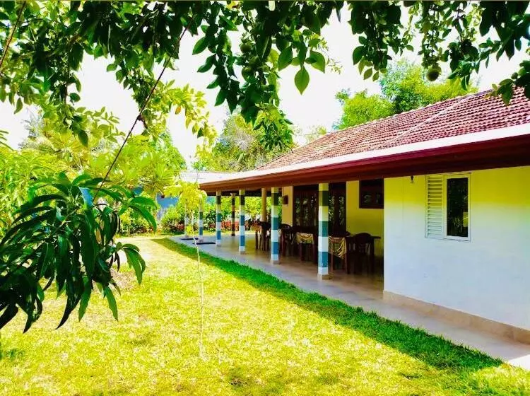 Aamiaismajoitus (B&B) Lake Edge Villa