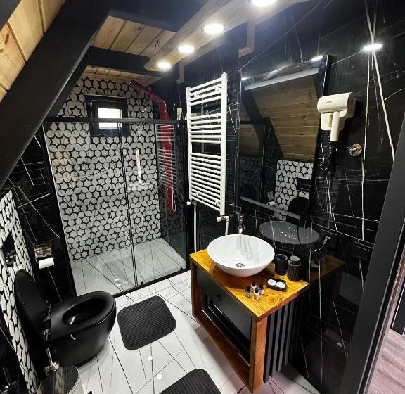 مبيت وإفطار Peleri Suit Bungalow