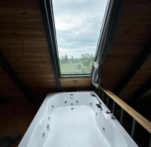 مبيت وإفطار Peleri Suit Bungalow