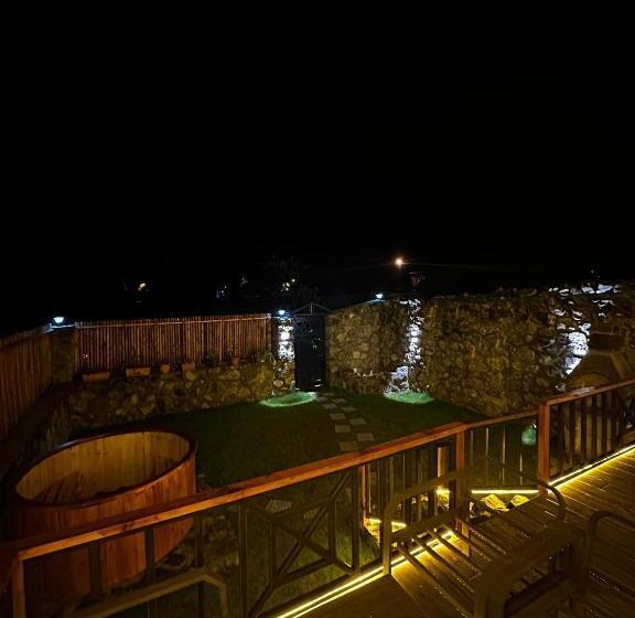 مبيت وإفطار Peleri Suit Bungalow