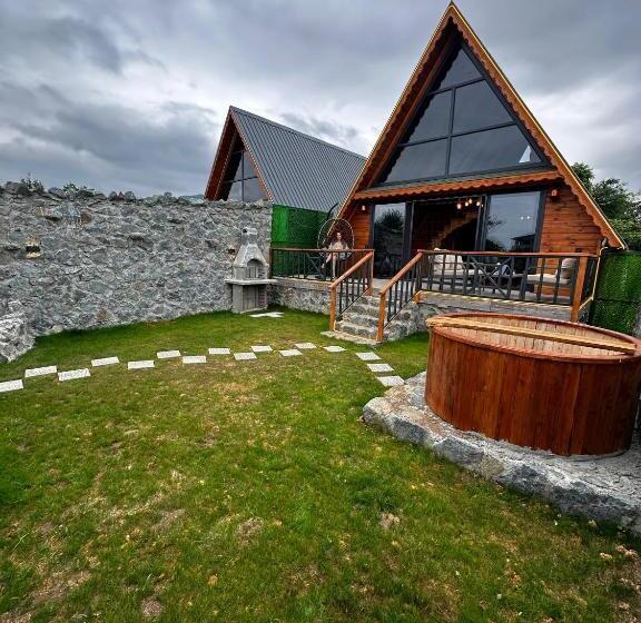 مبيت وإفطار Peleri Suit Bungalow