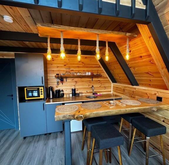 مبيت وإفطار Peleri Suit Bungalow