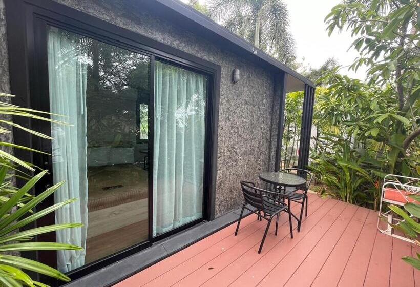 هتل Bannrai Tayai Cafe And Resort