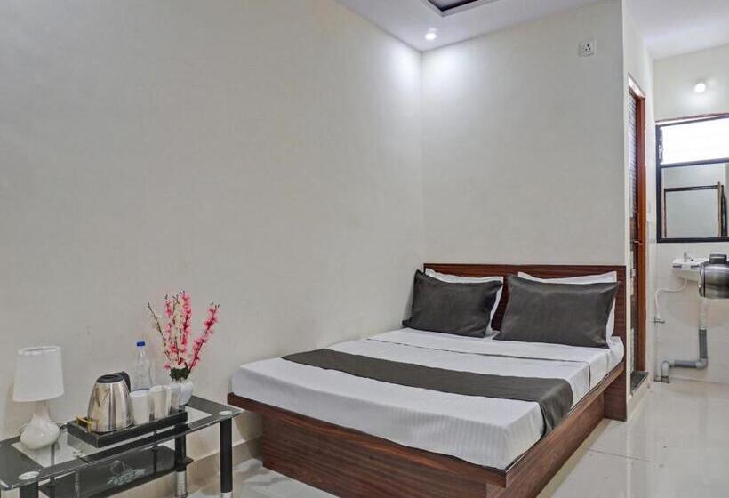 호텔 Oyo Nutan Lodging