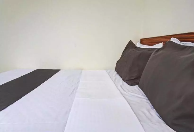 ホテル Oyo Nutan Lodging