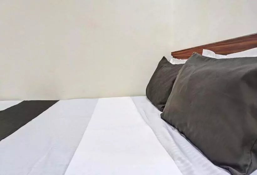 ホテル Oyo Nutan Lodging