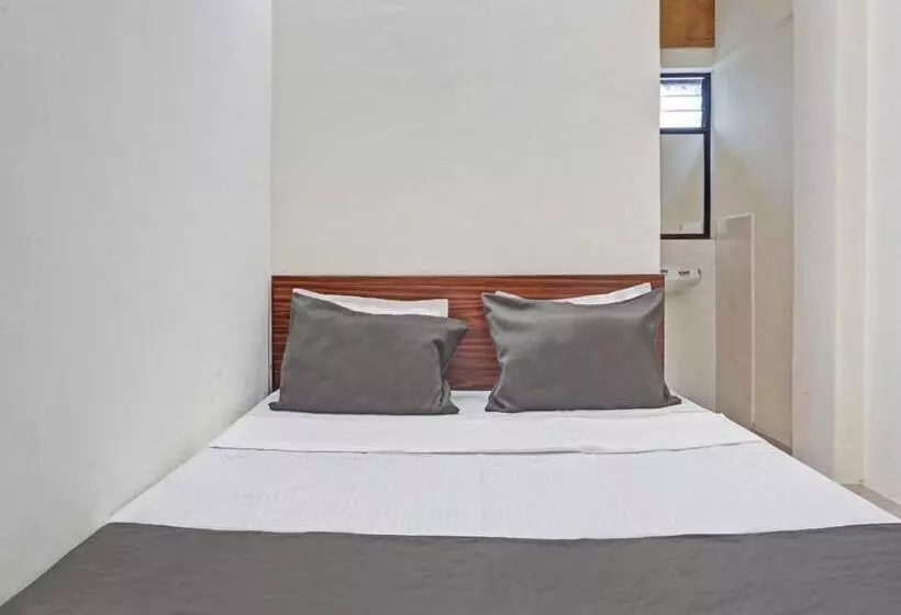 ホテル Oyo Nutan Lodging
